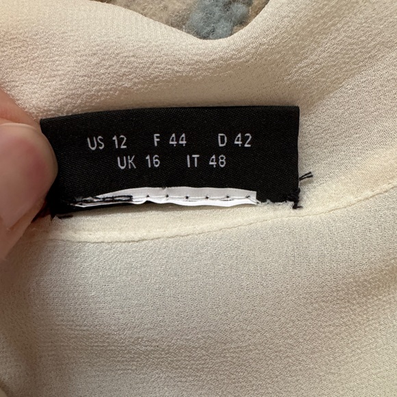 Akris Selde Mulberry Silk Blouse with neck tie, cream, size 12 - Picture 4 of 10